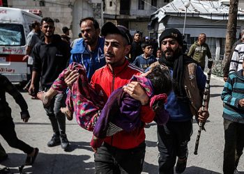 شهداء بعدة مجازر تستهدف النازحين في غزة