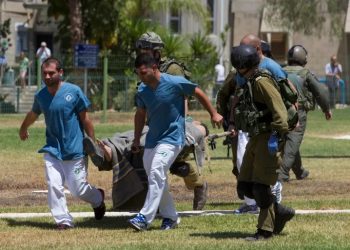 مقتل جندي إسرائلي وإصابة 4 باستهداف مركبة مدرعة شرقي غزة