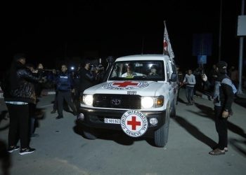 إسرائيل تدرس إعادة اعتقال مُحرري صفقات التبادل مع “حماس”