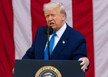 ترامب.. بوتين يلعب بالنار