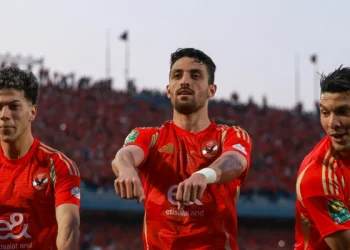 مدرب برشلونة السابق يدخل حسابات الأهلي المصري