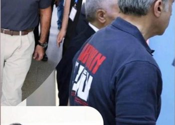 تيشيرت الرئيس يلفت انتباه رواد التواصل الاجتماعي