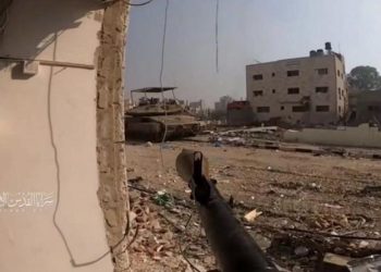 ضربات نوعية للمقاومة في خان يونس وشرق غزة وتصاعد التذمر بين جنود الاحتلال