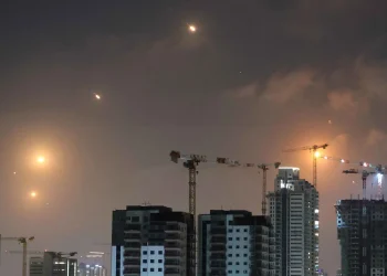 قناة إسرائيلية.. حريق قرب وزارة الدفاع في تل أبيب