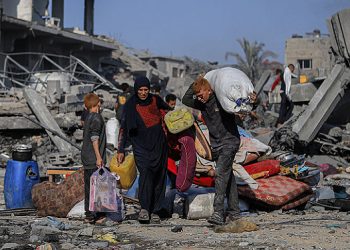 قصف مكثف على قطاع غزة واستهداف مستمرّ لطالبي المساعدات