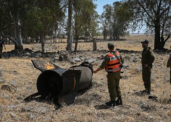 5 رشقات صاروخية من إيران نحو أنحاء إسرائيل وهجمات واسعة على طهران