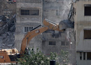 الضفة تحت النار.. تصعيد واسع واعتقالات وهدم واقتلاع أراض زراعية