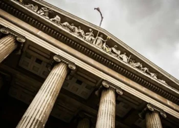 السجن 25 عاما لرجل أحرق زوجته الحامل حية