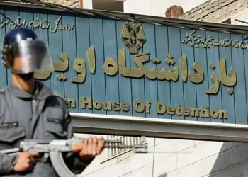 قصف إسرائيلي يستهدف بوابة سجن إيراني شهير .. وساعر يعلق : (تحيا الحرية)