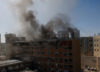 دمار واسع وإصابات في أعنف هجوم إيراني على إسرائيل منذ اندلاع الحرب