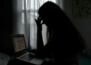 الأنظمة الغذائية منخفضة السعرات قد تسبب الاكتئاب