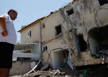 “ليلة المسيرات الإيرانية”.. انفجار مسيرتين بعد اختراقهما الدفاعات الإسرائيلية