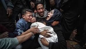 14 شهيدًا ومصابون برصاص الاحتلال أثناء انتظار المساعدات في قطاع غزة