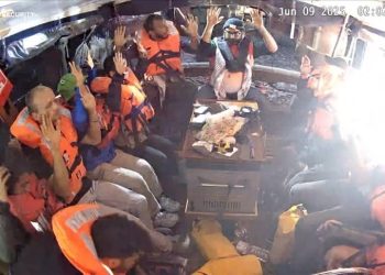 الجيش الإسرائيلي يقتحم سفينة مادلين ويختطف المتضامنين المتجهين لغزة