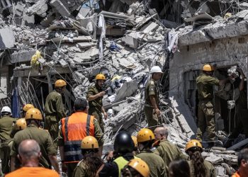 رغم التعتيم الشديد.. إسرائيليون يتحدثون عن مواقع حيوية ضربتها إيران