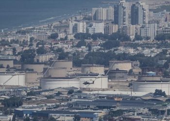 تضرر خطوط أنابيب بمصافي النفط الإسرائيلية في حيفا