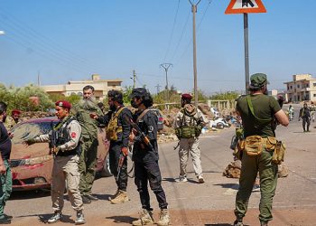 إسرائيل تهاجم دمشق ودروز يعبرون إلى سورية وأكثر من 245 قتيلا باشتباكات السويداء