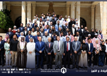 وفد برئاسة رئيس جامعة عمّان العربية يزور الديوان الملكي الهاشمي تأكيداً على الولاء والانتماء الوطني