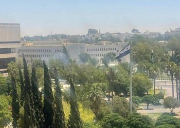 غارات اسرائيلية عنيفة تستهدف مقرّ هيئة الاركان السورية والقصر الجمهوري