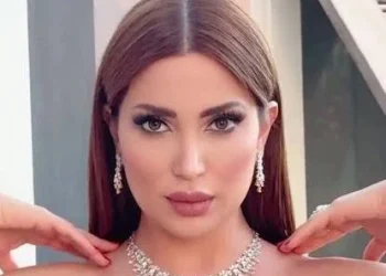 نسرين طافش توثّق رحلتها على جزيرة هادئة مع زوجها (صور)