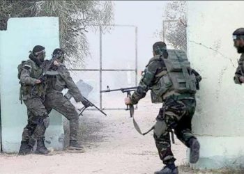 خانيونس.. قتل جنود من مسافة صفر وتفجير منازل تحصن بها الجنود