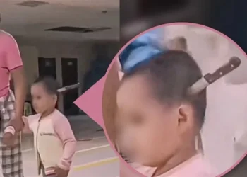 أم تطعن ابنتها ثم تصطحبها إلى المستشفى بهدوء