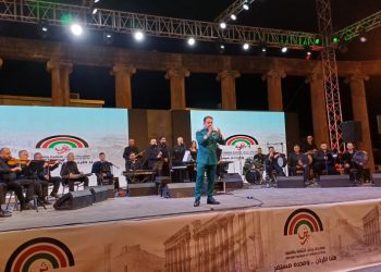 مسرح الساحة الرئيسة يحتفي بموسيقى الشرق والغرب بجرش39