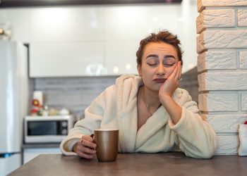 أسباب غير متوقعة لشعور الخمول والتعب بعد الاستيقاظ من النوم!