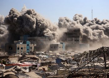 المقاتلات الإسرائيلية تُلقي قنابل حارقة على مناطق شمال وشرق غزة