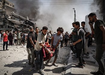 الاحتلال يعمق عدوانه وابادته .. شهداء وجرحي يفترشون الارض في غزة