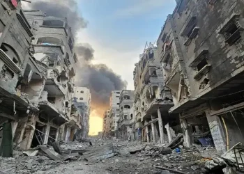 20 شهيدًا في مجزرة بحق منتظري المساعدات شمال وجنوب القطاع