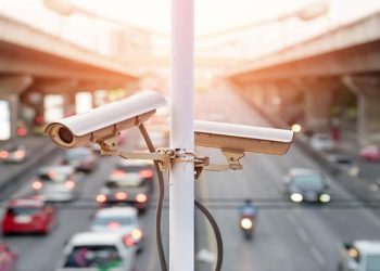 تشغيل 11 كاميرا ذكية لضبط مخالفات الهاتف النقال و حزام الأمان في عمان