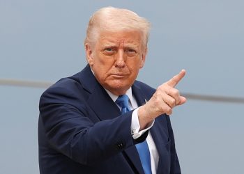 ترامب يلمح إلى “شيء لافت”  في الشرق الأوسط