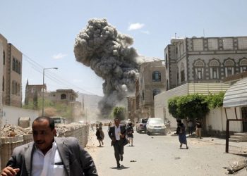 الاحتلال يشنّ عدواناً على ميناء الحديدة ورصد إطلاق صاروخ من اليمن