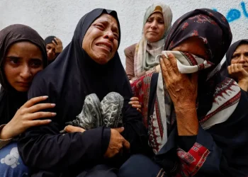 100 شهيد بينهم أطفال ومنتظرو مساعدات بنيران الاحتلال