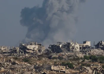 قصف إسرائيلي غير مسبوق على مدينة غزة وتدفع آلاف الفلسطينيين للنزوح