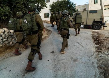 الاحتلال يعتقل أكثر من 10 مواطنين ويقتحم 150 منزلاً في كفر قليل شرق نابلس