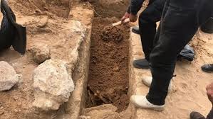 أغرب حكم في بريطانيا.. أخرجوا جثة من قبرها لتنفيذ حكم إعدام