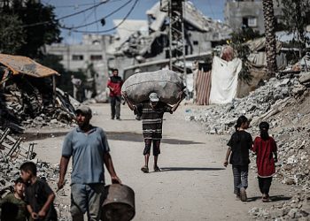 شهداء وجرحى باستهداف الاحتلال مركبة شرق حي الزيتون