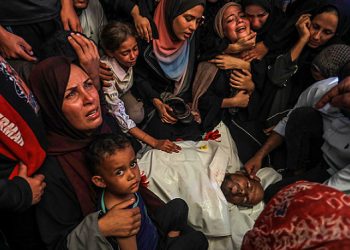 100 شهيد بينهم 24 طفلا والجيش الإسرائيلي يدعي استئناف وقف إطلاق النار