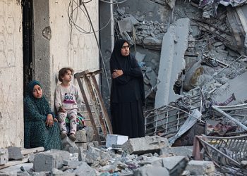 غارات ونسف منازل في خانيونس وغزة