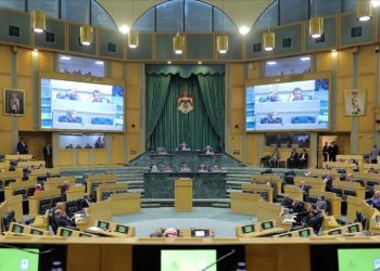 35 مستشارًا في مجلس النواب يأخذون رواتبهم في منازلهم