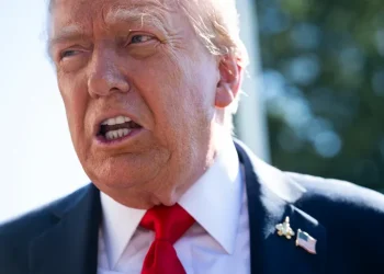 ترامب يلوح بضرب إيران مجددا “إن أعادت” بناء برنامجها النووي