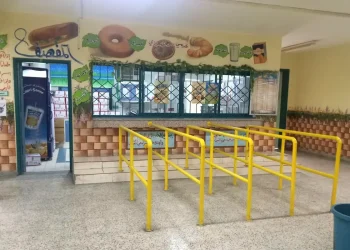 “برغر” بـ3 دنانير.. مقاصف مدرسية تتحول إلى عبء مالي جديد على الأسر