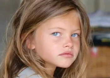 من “أجمل فتاة في العالم” إلى عارضة أزياء رائدة ( صور )