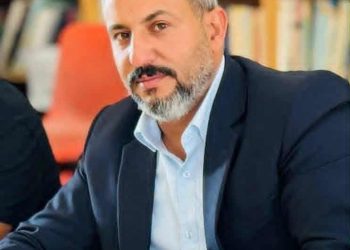 المهيرات ( ابو يزيد ) يهنئ الدكتور زياد السليحات