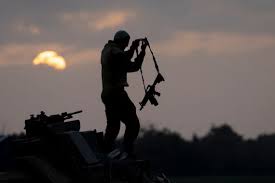 جيش الاحتلال ينسف منازل ويمنع إدخال الأدوية لمدينة غزة