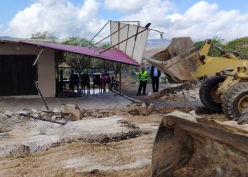 حملة شاملة في جرش لإزالة الأكشاك والبسطات المخالفة