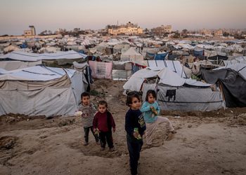 الجيش الإسرائيلي يقصف مناطق شرقي خانيونس وشهيدان وسط غزة