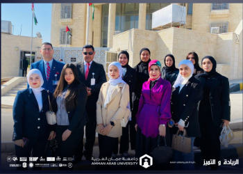 حقوق ” عمان العربية ” تنظّم زيارة ميدانية إلى محكمة الجنايات الكبرى لتعزيز الفهم العملي لدى الطلبة